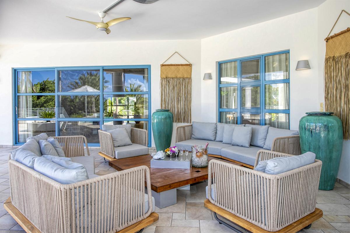 09-LesPalmiersBleus_OutdoorLiving_Location villa avec piscine terres basses saint martin